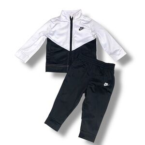 Nike Toddler Boys 2-Pc. Colorblocked Jacket & Jogger Pants Set